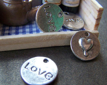 Accessories - 20 Pcs Of Antique Silver Heart Round Charms 15mm  A1358