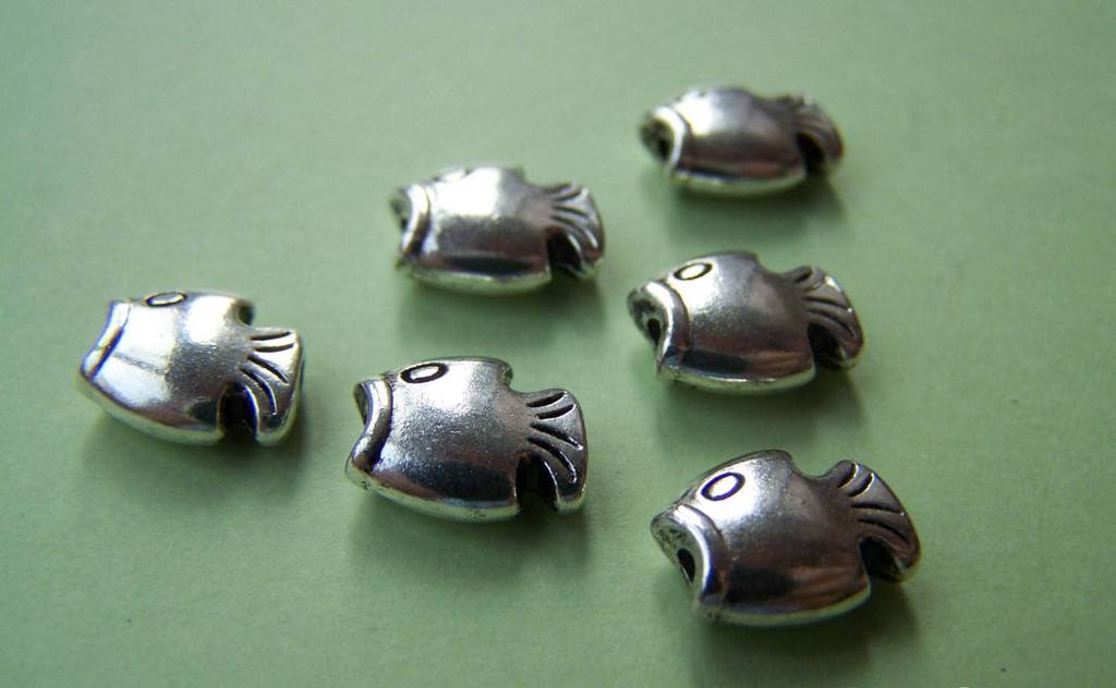 Accessories - 20 Pcs Of Antique Silver Large Mouth Bass Fish Beads 8x10mm A1173