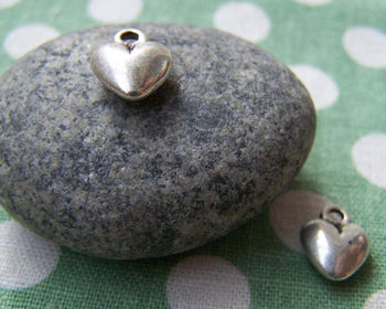 Accessories - 20 Pcs Of Antique Silver Lovely Heart Charms 9mm A914
