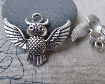 Accessories - 20 Pcs Of Antique Silver Lovely Owl Charms 23x30mm A7559