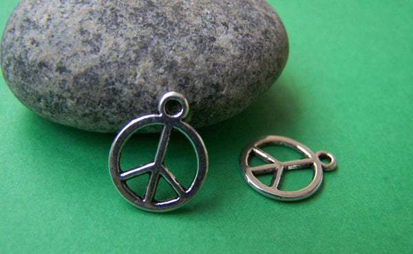 Accessories - 20 Pcs Of Antique Silver Peace Symbol Charms 12mm A3658