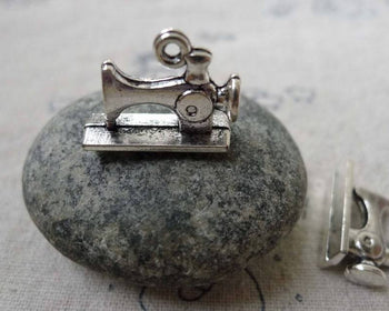 Accessories - 20 Pcs Of Antique Silver Sewing Machine Charms 14x19mm  A6624