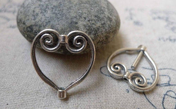 Accessories - 20 Pcs Of Antique Silver Swirly Heart Spacer Charms Connector 20x21mm A6054