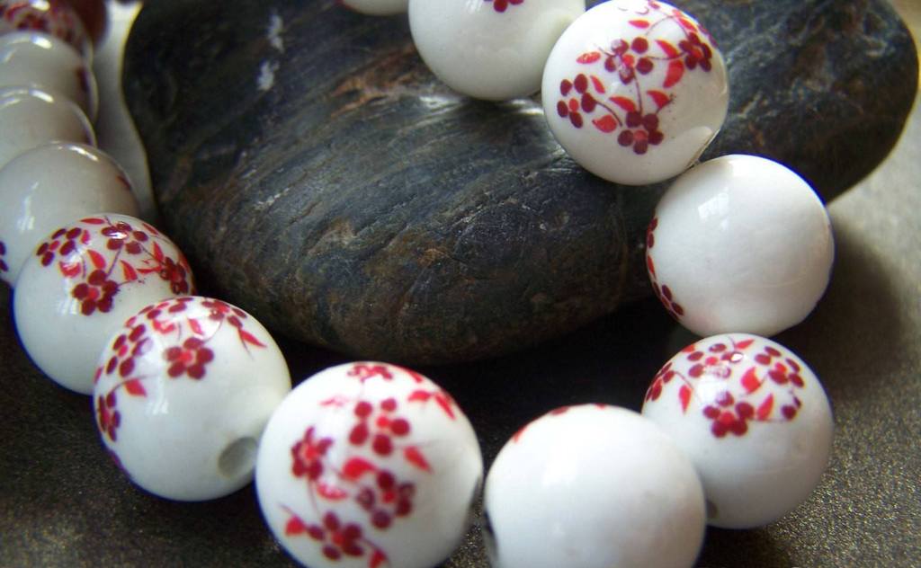 Accessories - 20 Pcs Of Hand Painted Lovely Red Flower Chinese Ceramic Beads 12mm  A2733