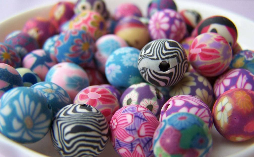 Accessories - 20 Pcs Of Polymer Clay Round Flower Beads Assorted Color 10mm A1918