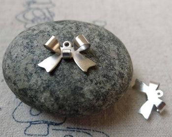 Accessories - 20 Pcs Of Silvery Gray Nickel Tone Bow Tie Knot Charms 10x15mm A6490