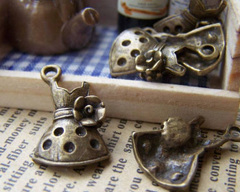 Accessories - 30 Pcs Of Antique Bronze Lovely Dress Charms 11x19mm A1907