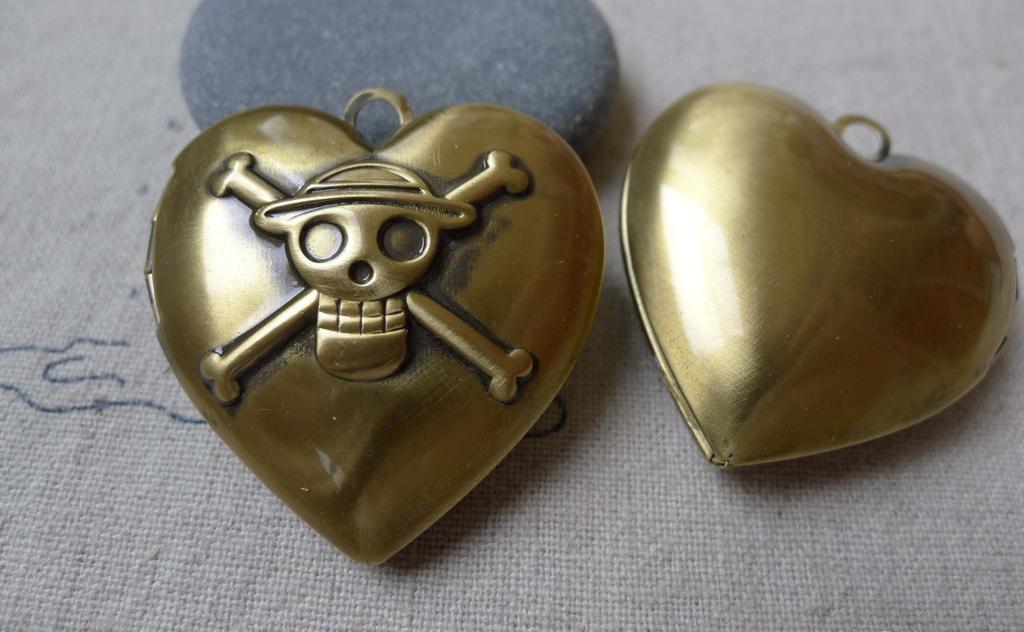 Accessories - 4 Pcs Of Antique Bronze Brass Pirate Heart Photo Locket Charms 34mm A7008