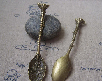 Accessories - 4 Pcs Of Antique Bronze Elegant Stamped Flower Spoon Pendants 18x93mm A4910
