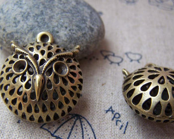 Accessories - 4 Pcs Of Antique Bronze Filigree 3D Owl Head Pendants 26mm A127