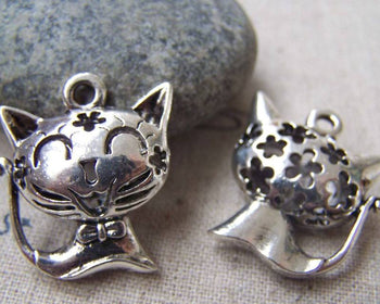 Accessories - 4 Pcs Of Antique Silver Filigree Smile Cat Pendants Charms 20x21mm A2927