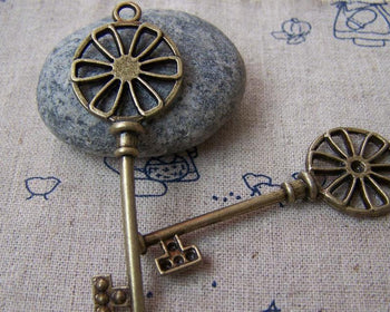 Accessories - 5 Pcs Of Antique Bronze Big Skeleton Key Pendants Charms 20x60mm A215