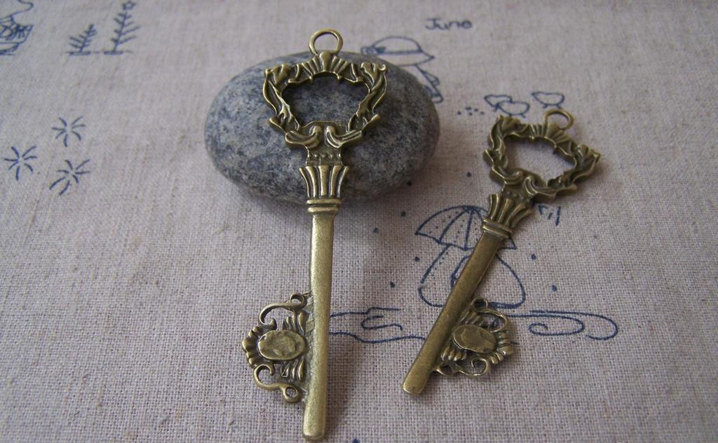 Accessories - 5 Pcs Of Antique Bronze Huge Filigree Key Pendant   22x73mm A564