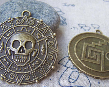 Accessories - 5 Pcs Of Antique Bronze Round Skull Pendant Charms 40mm A1581