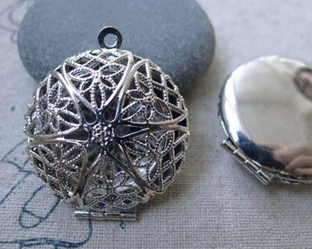 Accessories - 5 Pcs Platinum White Gold Tone Brass Filigree Flower Round Photo Locket Pendants 27mm A7606