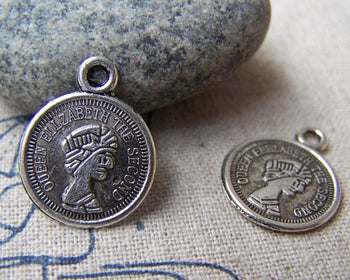 Accessories - 50 Pcs Antique Silver Queen Coin Round Charms 15mm A4758