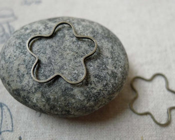 Accessories - 50 Pcs Of Antique Bronze Brass Plum Flower Rings 19mm A6287