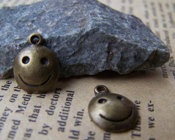 Accessories - 50 Pcs Of Antique Bronze Happy Smile Icon Charms 10mm A692