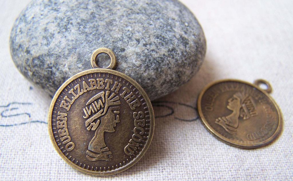 Accessories - 50 Pcs Of Antique Bronze Queen Elizabeth Second Coin Charms 19mm A5754
