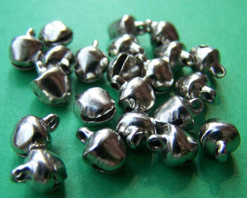 Accessories - 50 Pcs Of Silvery Gray Nickel Tone Round Bells 6mm A3862