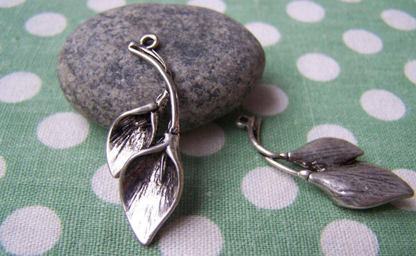 Accessories - 6 Pcs Antique Silver Calla Lily Flower Charms Pendants 14x37mm A955