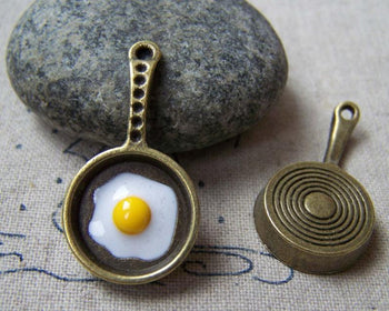 Accessories - 6 Pcs Of Antique Bronze Fried Eggs In Pan Pendants Charms 17x32mm A5770