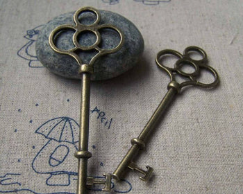 Accessories - 6 Pcs Of Antique Bronze Lovely Key Pendants Charms 28x75mm A171