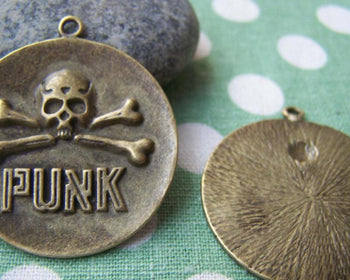 Accessories - 6 Pcs Of Antique Bronze Skull Round  Pendants  32mm A1572