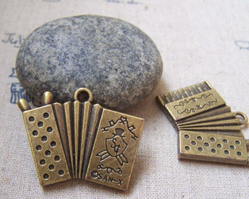 Accessories - 6 Pcs Of Antique Bronze Solid Accordions Pendant  25x31mm A5209