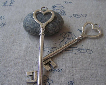 Accessories - 6 Pcs Of Antique Silver HUGE Heart Key Pendants Charms 22x84mm A4148