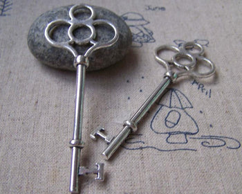 Accessories - 6 Pcs Of Antique Silver Key Pendants Charms 28x75mm A1237
