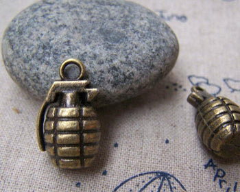 Accessories - 8 Pcs Of Antique Bronze Grenade Charms Pendants 23mm A1434
