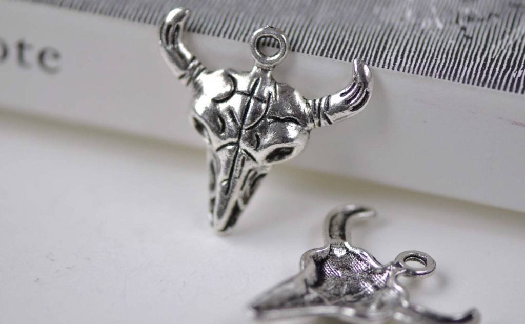 Accessories - Antique Silver Bull OX Head Charms Pendants 22x29mm Set Of 10 Pcs A7885