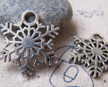 Accessories - Antique Silver Snowflake Charms Thick Pendants 24x27mm Set Of 10 Pcs A1101
