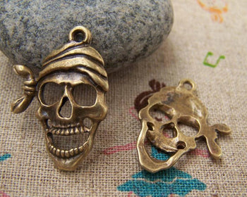Accessories - Bronze Pirate Skull Charms 19x25mm Set Of 10 Pcs A1577