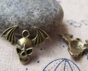 Accessories - Devil Wing Charms Antique Bronze Skull Pendants 22mm Set Of 10 Pcs A1582