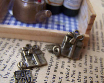 Accessories - Gift Bag Charms Antique Bronze Pendants 10x15mm Set Of 10 Pcs A2059