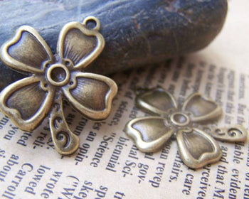 Accessories - Lucky Flower Charms Antique Bronze Four-Leaf Clover Pendants 25mm Set Of 10 A443