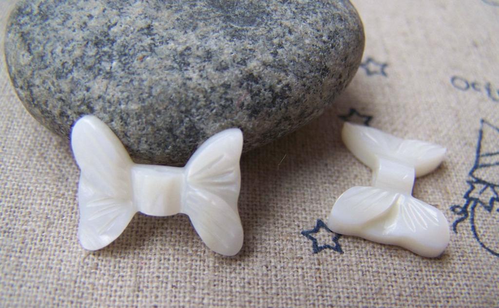 Accessories - Natural Sea Shell Bow Tie Beads 14x17mm Set Of 6 Pcs A4064