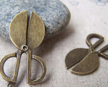 Accessories - Sewing Scissors,Antique Bronze Wide Blade Charms 20x36mm Set Of 10 Pcs A1718
