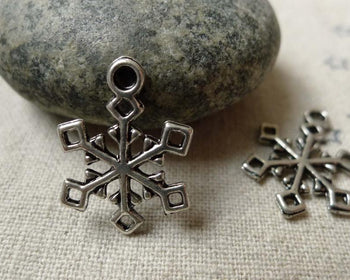 Accessories - Snowflake Charms Antique Silver Pendants 15x16mm Set Of 20 Pcs  A6435