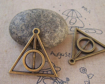 Accessories - Triangle Circle Geometric Pendant Antique Bronze Charms 31x32mm Set Of 10 Pcs A5289