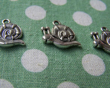 10 pcs Antique Silver Snail Charms Double Sided 16x19mm A1153