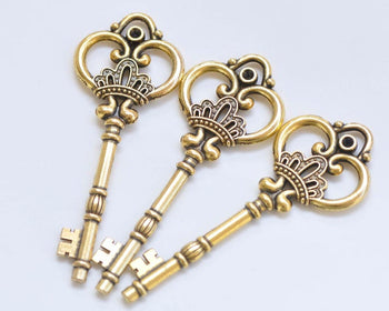 Crown Key Pendants Antique Gold Charms Set of 5 A7810