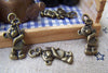 20 pcs Antique Bronze Cubs Bear Flower In Hand Charms A602