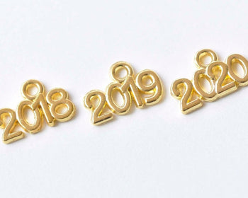 30 pcs Shiny Gold New Year 2018 2019 2020 Number Charms