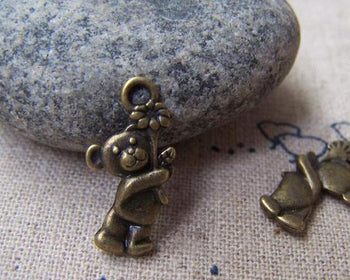 20 pcs Antique Bronze Cubs Bear Flower In Hand Charms A602