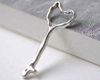 6 pcs Antique Silver Irregular Heart Skeleton Key Charms 18x51mm A7259