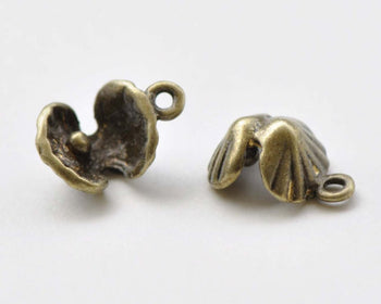 Antique Bronze Scallop Shell Pearl Charms Set of 20 A8547