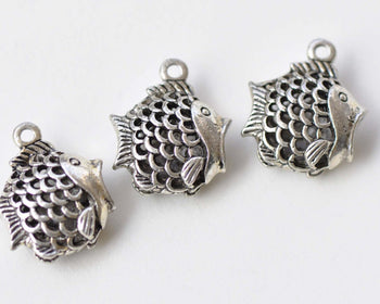 6 pcs Antique Silver 3D Hollow Fish Charms Pendants 17x18mm  A8672